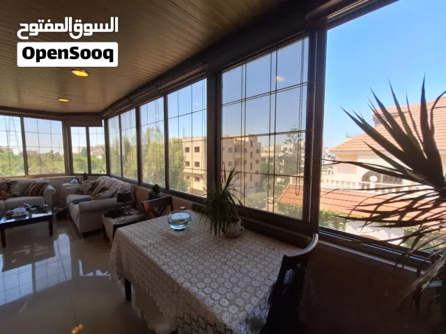 شقة فاخره للبيع  .. طابق أخير مع روف