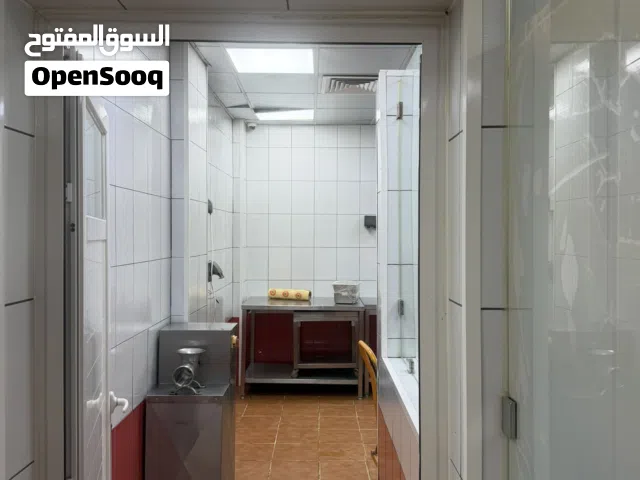 مطبخ مركزى مع معداته فى العارضيه الحرفيه 250 متر