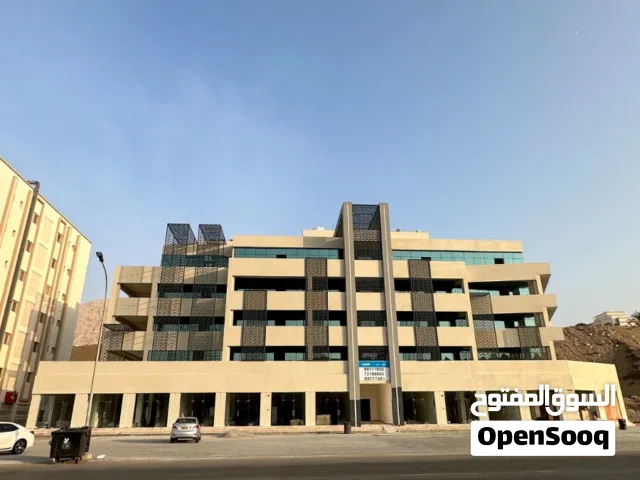 استثمار كبير لمكتب مؤجر ب900 ريال! لندن سكوير من ضمن سلسلة مشاريع تثمير العقارية، مكتب بمساحة كبيرة