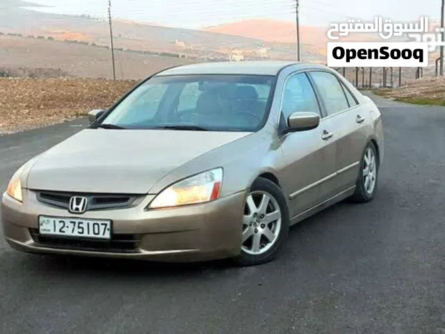 2003 هوندا اكورد Standard