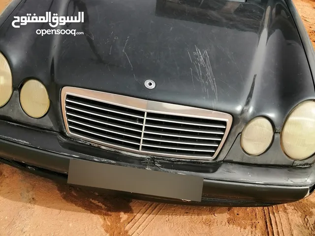 مرسيدس عيون E200