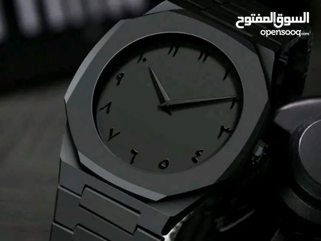 ساعة رجالية وشبابية فخمة سوداء بالكامل مع لمعان بالأرقام العربية