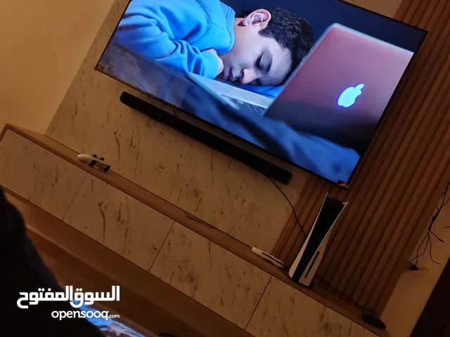 واجهة تلفزيون مع وحده ادراج خشب كامل بحالة ممتازه