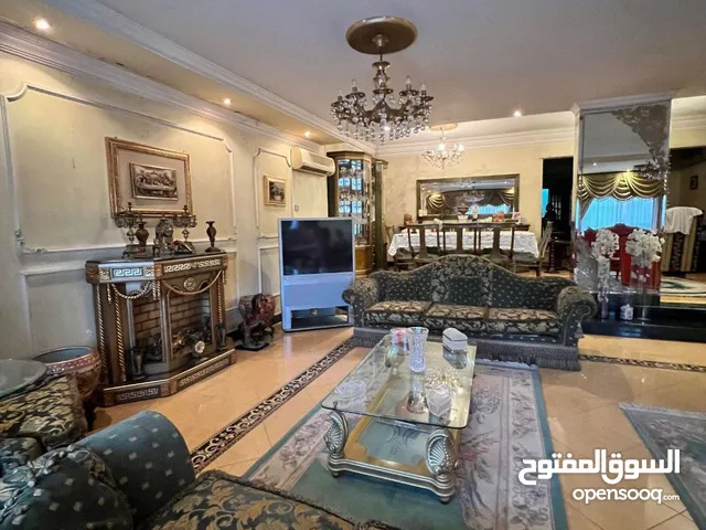 270 m2 3 Bedrooms Apartments for Sale in Giza Faisal