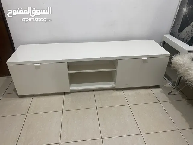 طاولة تلفزيون ايكيا.   Table TV ikea