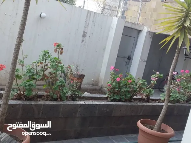 300 m2 More than 6 bedrooms Townhouse for Rent in Sana'a Haddah