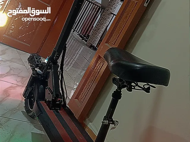 سكوتر نظيف اخو لجديدموجود للبيع بيمشي 35 كيلو لبطاريات نظاف موجود شاحنوكالة وسنادة هاتفوجاكيت نشالله