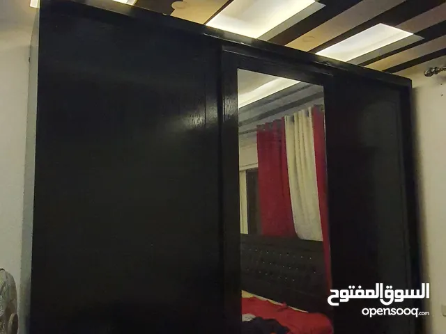 غرفة نوم بحاله جيده للبيع