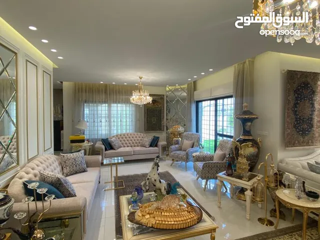 فيلا مستقلة للبيع ام السماق على مساحة ارض 900 م تصلح لعائلة كبيرة