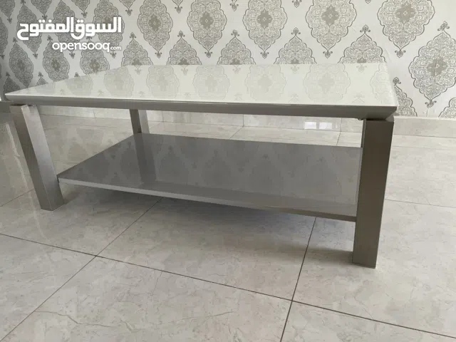 طاولة من هوم سنتر