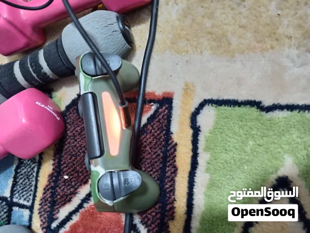 أثنين ايد تحكم بلاستيشن بحالي جديد استعمل خفيف جدن لالبع