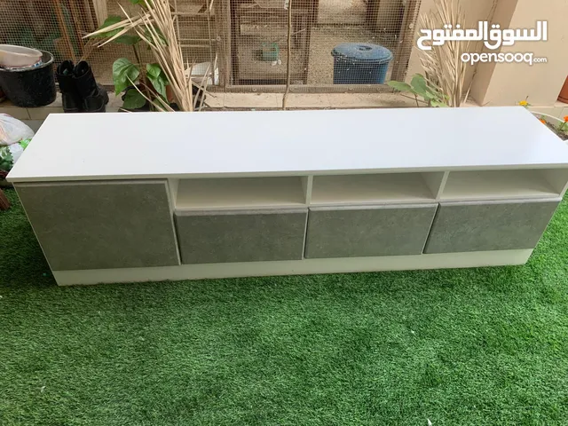 للبيع مكتبة تلفزيون صناعة بحرينيه بحالة جديدة