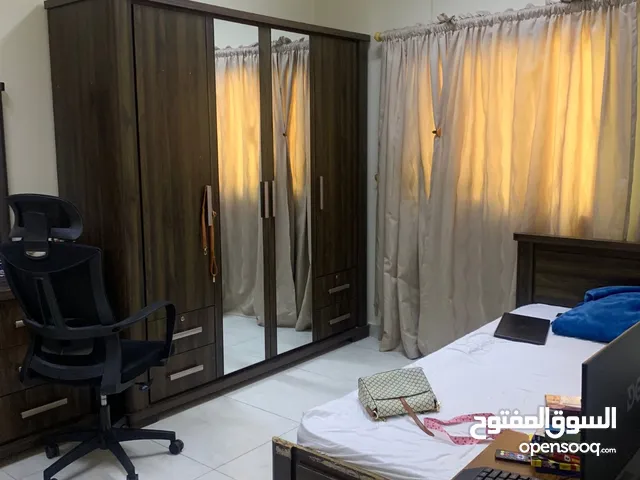 0m2 4 Bedrooms Townhouse for Sale in Muharraq Al-Dair
