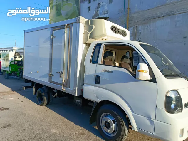 Refrigerator Kia 2017 in Basra