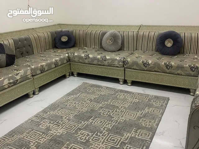 كنب مستخدم نظيف
