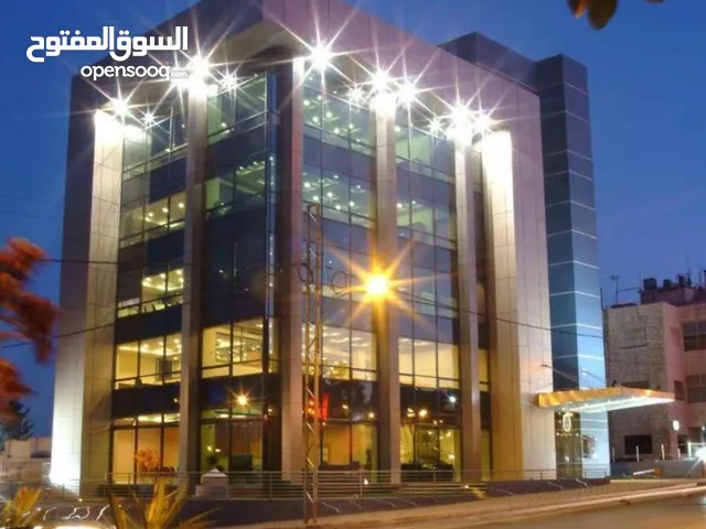 مكاتب للإيجار في مبنى تجاري فاخر يقع في قلب الشميساني، أحد أبرز الأحياء التجارية في عمّان