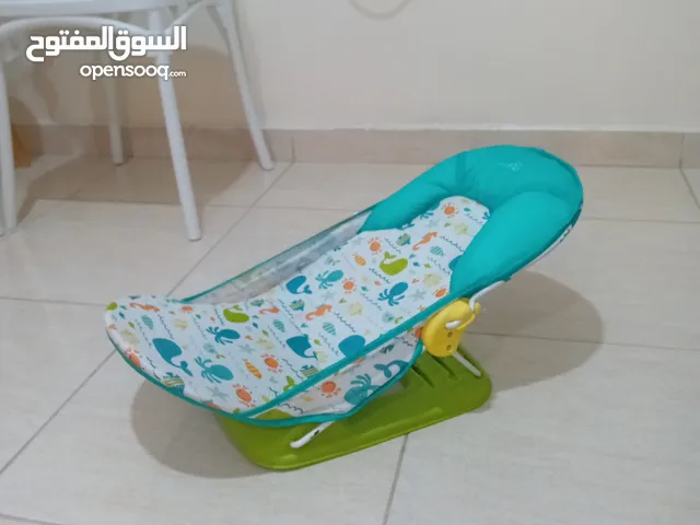مقعد بيتي او شاطئي مريح للأطفال تحت السنة جميل جدا يتصغر و يكبر