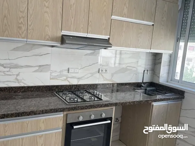 شقة للبيع بالطابق 5 كاين مصعد بالمدينه الجديدة إبن بطوطة طنجة .كاين معاملة في الأداء