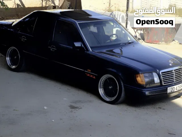 1989 مرسيدس بنز الفئة-E E 200