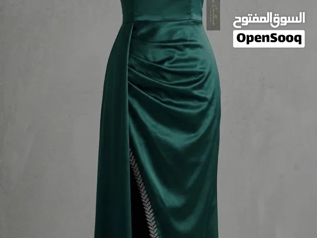 فستان سهرة سيلينا (Selena) أخضر زمردي - بحالة ممتازة للبيع او التأجير