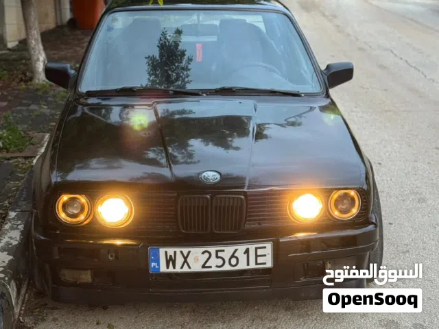 BMW  E30   1989