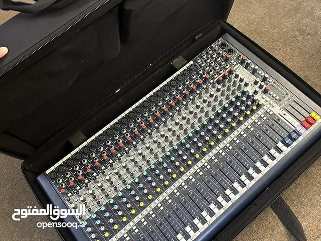 Mixer Soundcraft MFXi20/2 (22 Channel Mixer) with bag case
