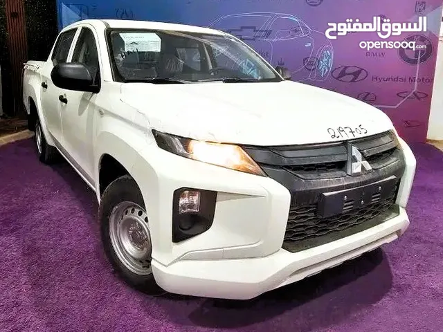 Mitsubishi L200 Double Cab GLX in Al Riyadh