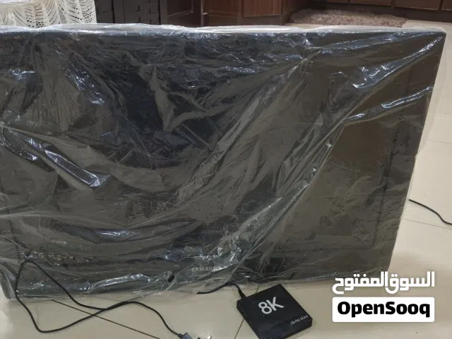Brand New Samsung 32 inch LCD TV with Smart TV device