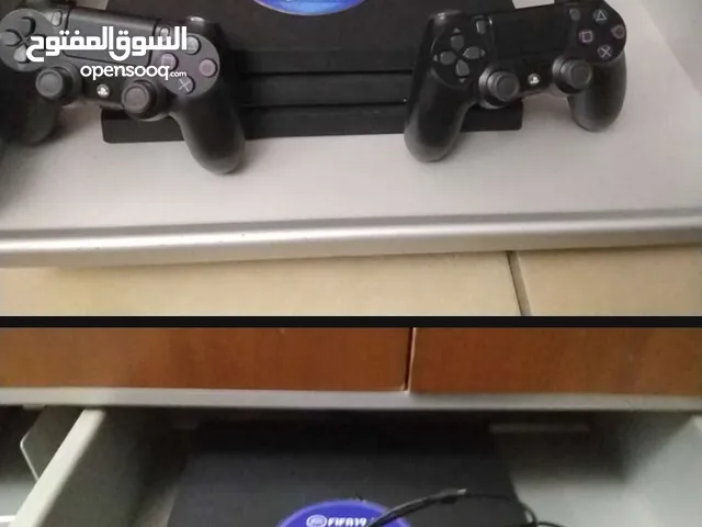 سوني 4 pro ب700 درهم