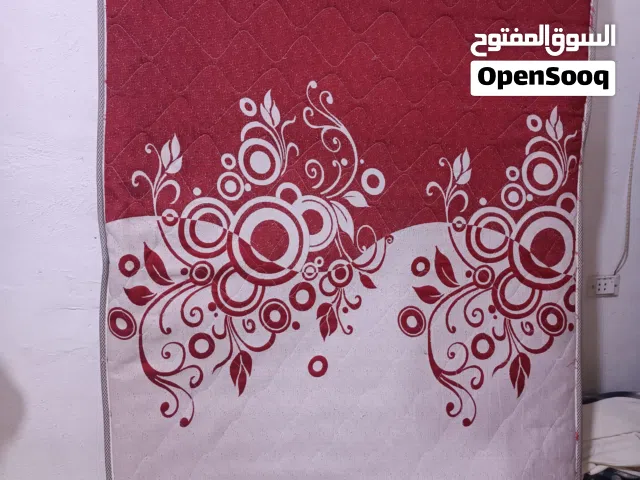 مرتبة ضغط بحالة ممتازة عرض 120 طول 200