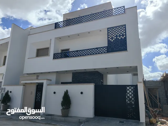 400 m2 4 Bedrooms Villa for Sale in Tripoli Al-Serraj