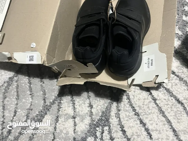 بوط اديداس