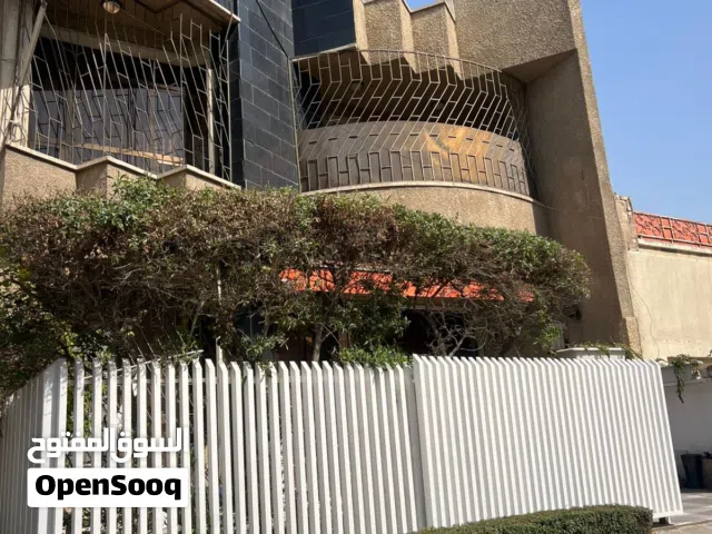 163 m2 More than 6 bedrooms Townhouse for Sale in Baghdad Wazireya