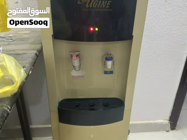مبرد ماء كوري حالته ممتازه ساخن وبارد
