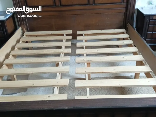 تخت مجوز للبيع