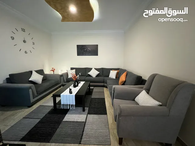 غرفة جلوس كاملة استعمال بسيط وبحالة ممتازة