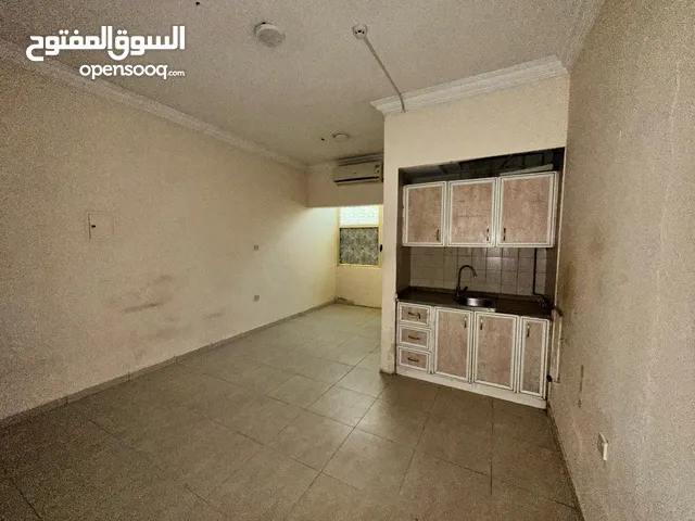 700 ft Studio Apartments for Rent in Sharjah Al Butina