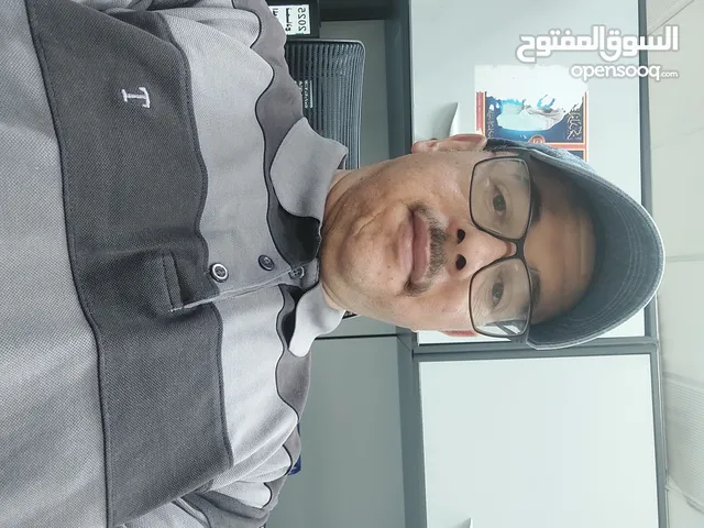 مدرس اول لغة انجليزية