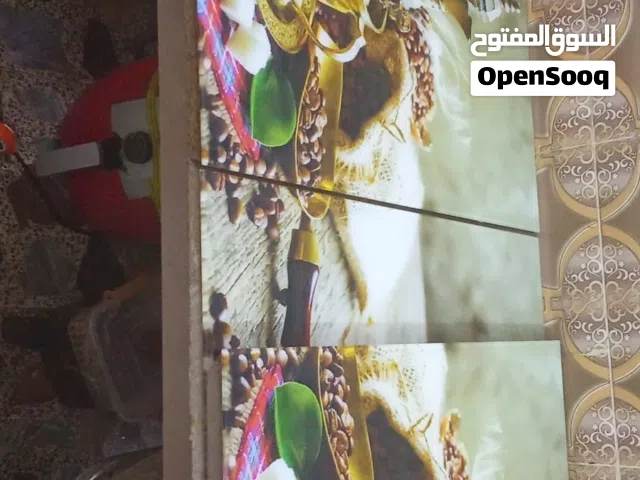 ميز طعام قياس متر ونصف نظافة 99% بدون كراسي