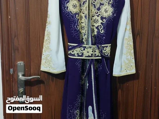 قفطان ستاتي لون بنفسجي مع بيج لبسه وحده شبه جديد
