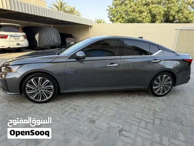 2025 نيسان التيما SL