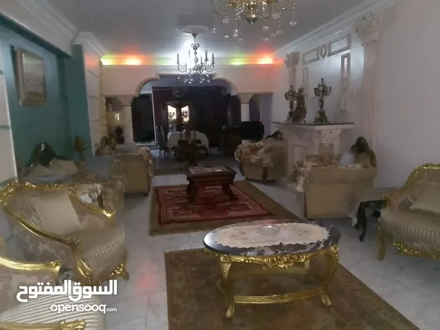 شقه للبيع 200م في الھرم امام مترو المريوطيھ ميدان جامع السنيھ