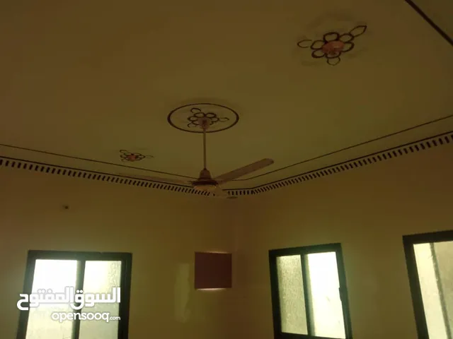 180 m2 More than 6 bedrooms Townhouse for Sale in Hadhramaut Al Mukalla