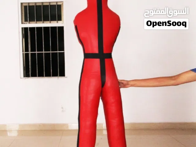 معدات التدريب على فنون القتال  لممارسة المصارعة ، مصنوعة من مواد جلدية اصطناعية عالية الجو
