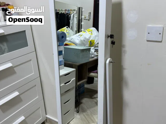 وحدة تخزين اكسسوارات مع مرآة