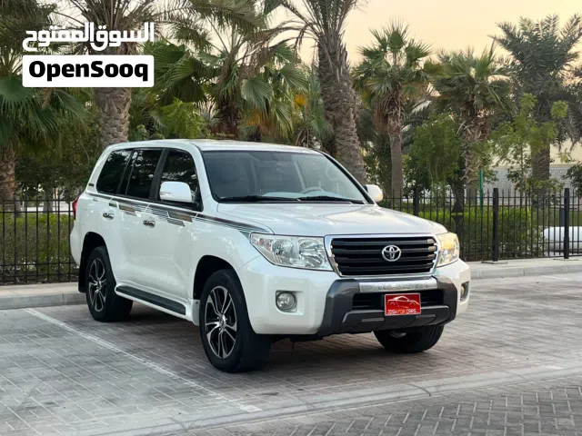 *Toyota Land cruiser*   *Model 2015 GX V6*