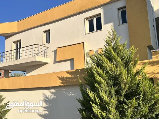 320 m2 More than 6 bedrooms Villa for Sale in Tripoli Janzour