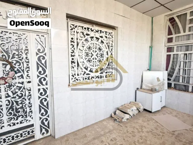 350 m2 3 Bedrooms Townhouse for Rent in Basra Saie