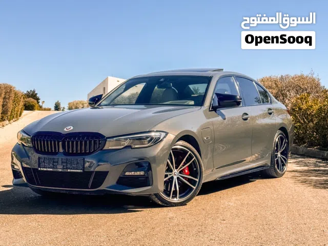 BMW 330e 2022 M-individual Pro الحبة المميزة