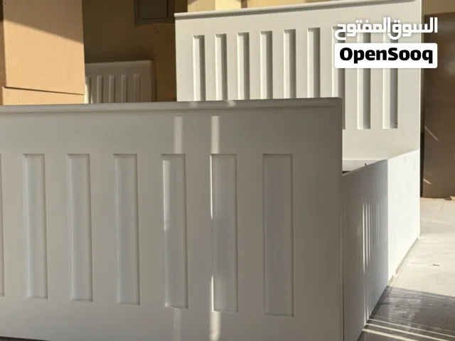 سرير مقاس شخص ونص